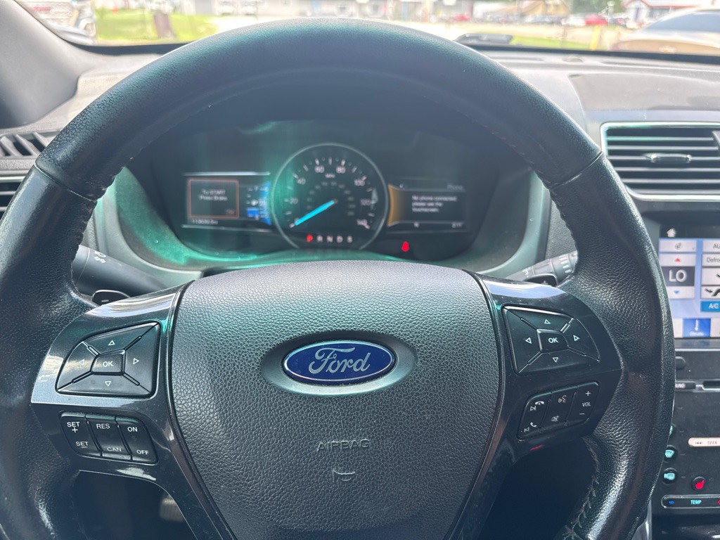 2017 Ford Explorer Image 5
