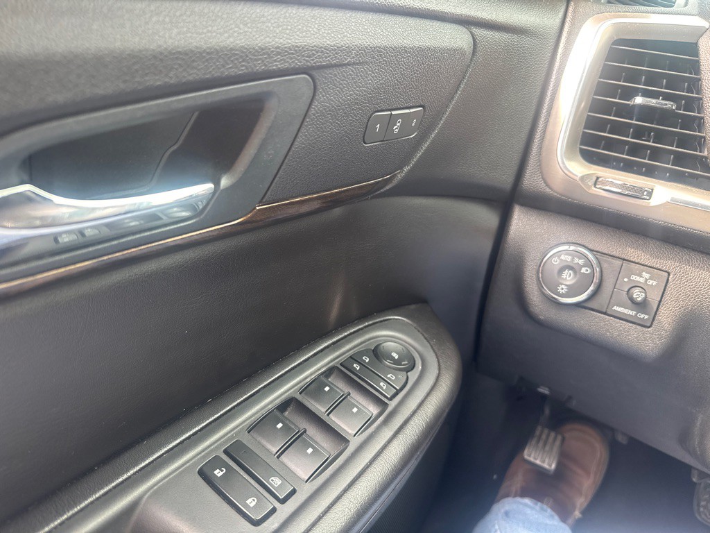 2016 GMC Acadia Image 12