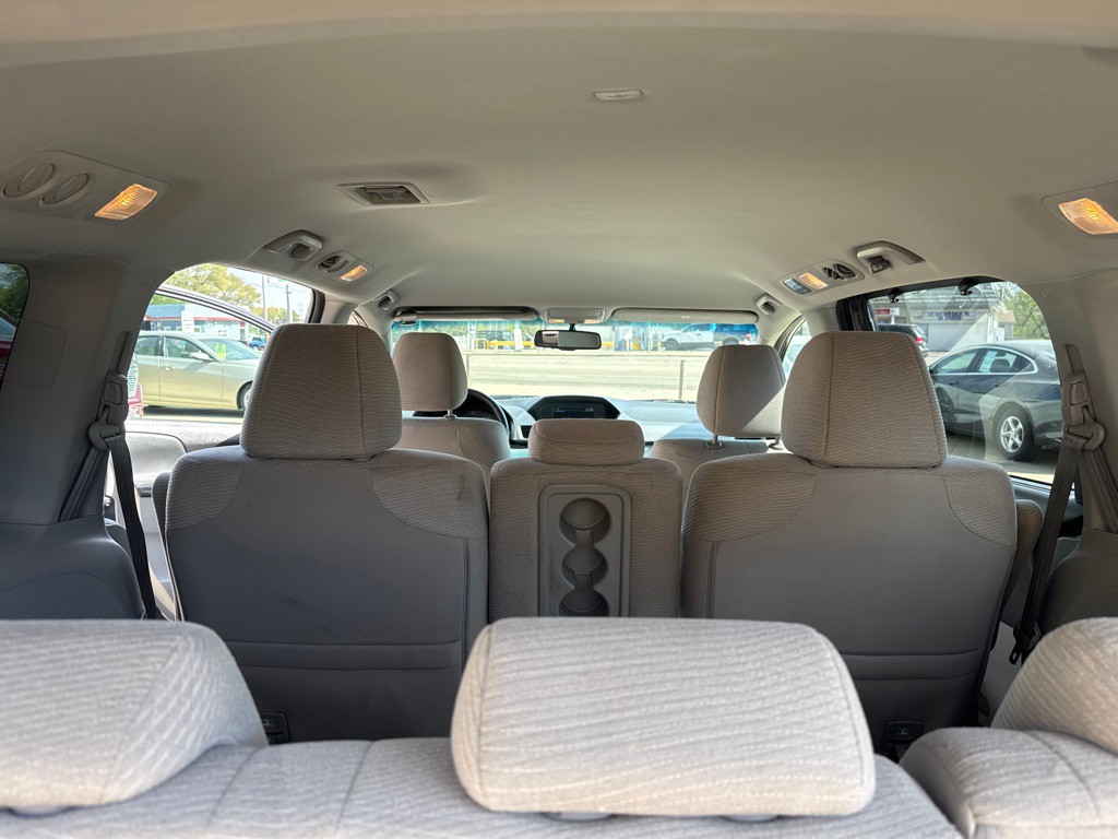 2012 Honda Odyssey Image 14