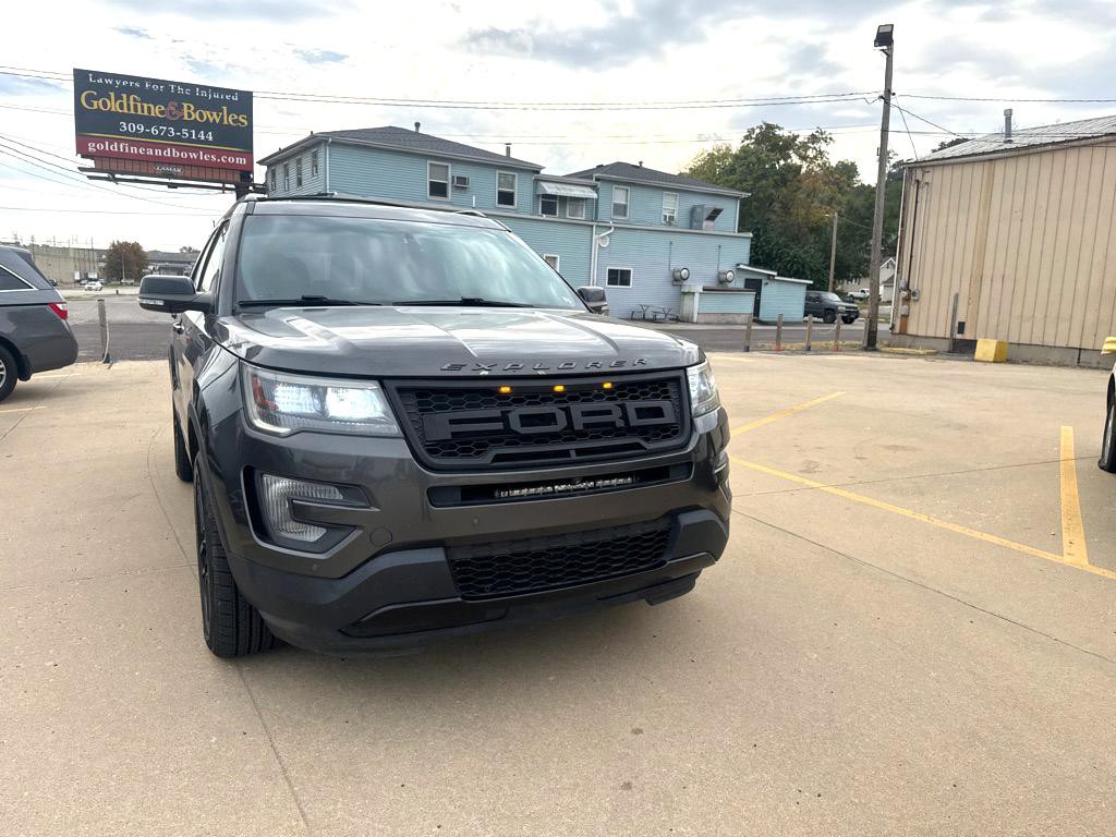 2017 Ford Explorer Image 2