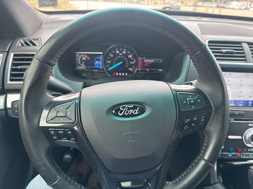 2017 Ford Explorer Image 6