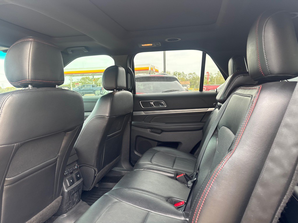 2017 Ford Explorer Image 14