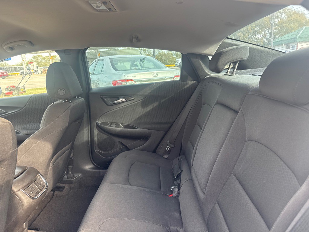 2016 Chevrolet Malibu Image 10