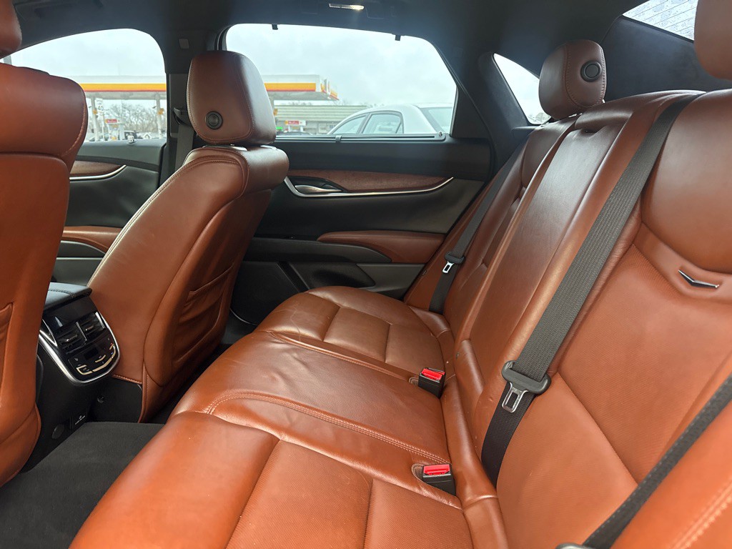 2015 Cadillac XTS Image 12