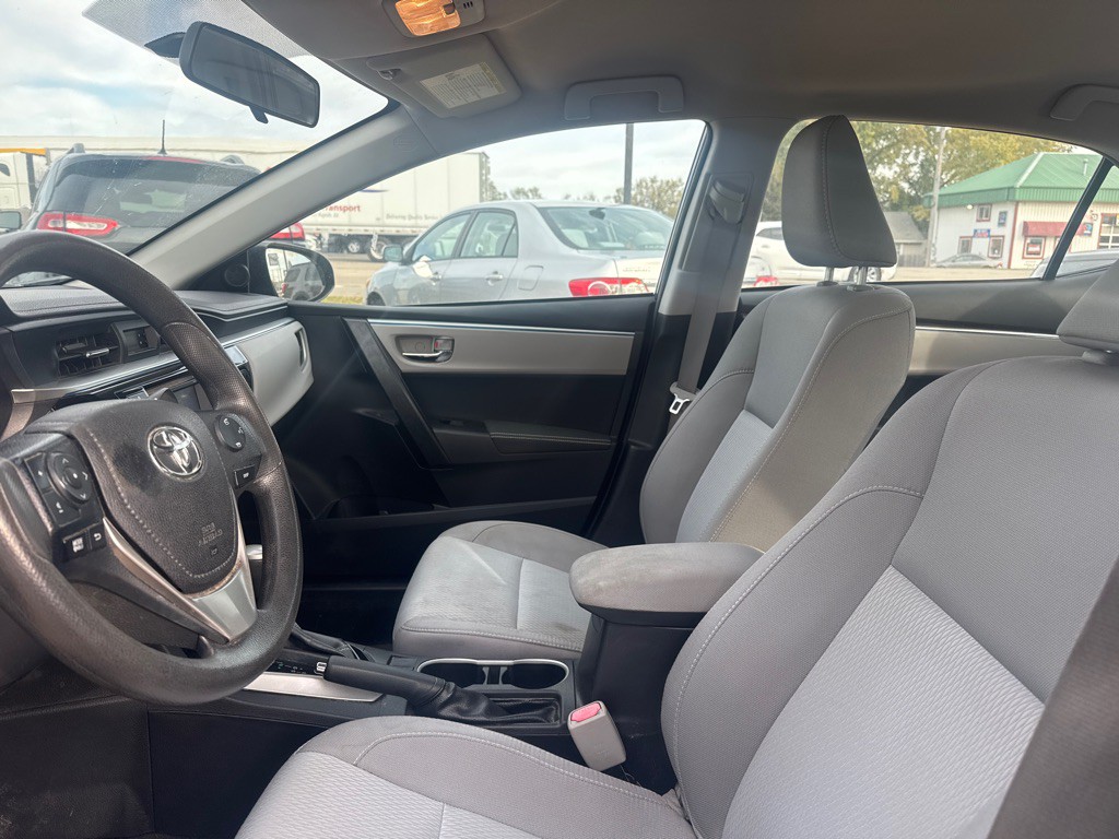 2016 Toyota Corolla Image 8