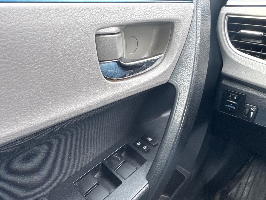 2016 Toyota Corolla Image 10