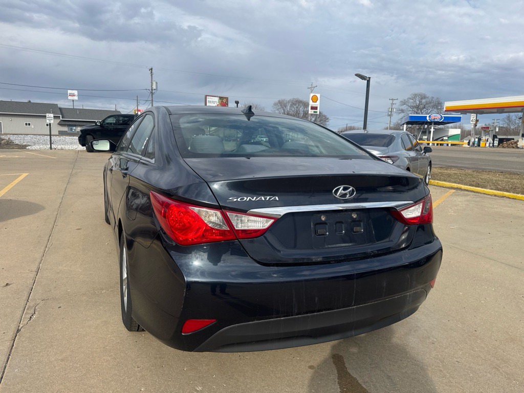 2014 Hyundai Sonata Image 3