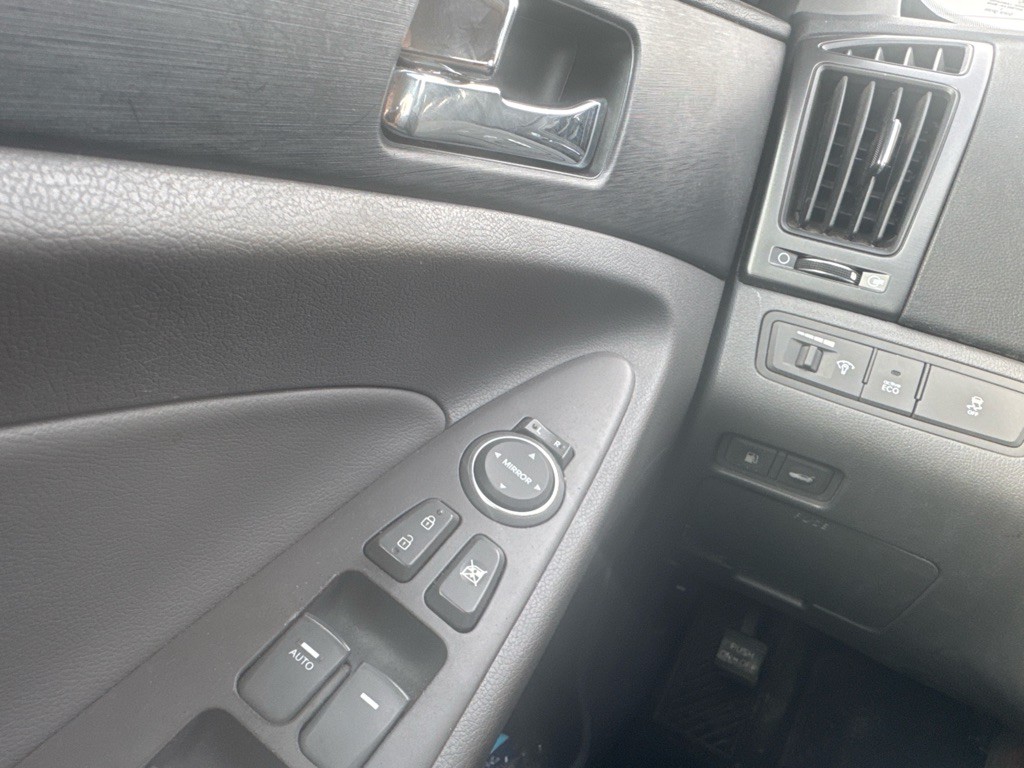 2014 Hyundai Sonata Image 10