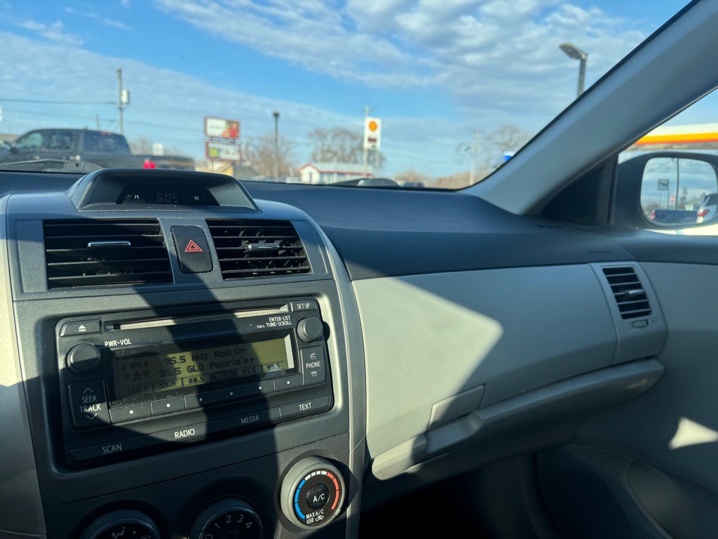 2012 Toyota Corolla Image 6