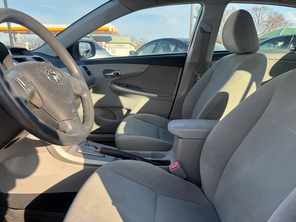 2012 Toyota Corolla Image 7