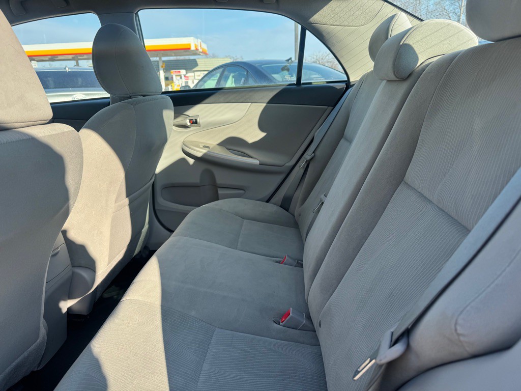 2012 Toyota Corolla Image 8