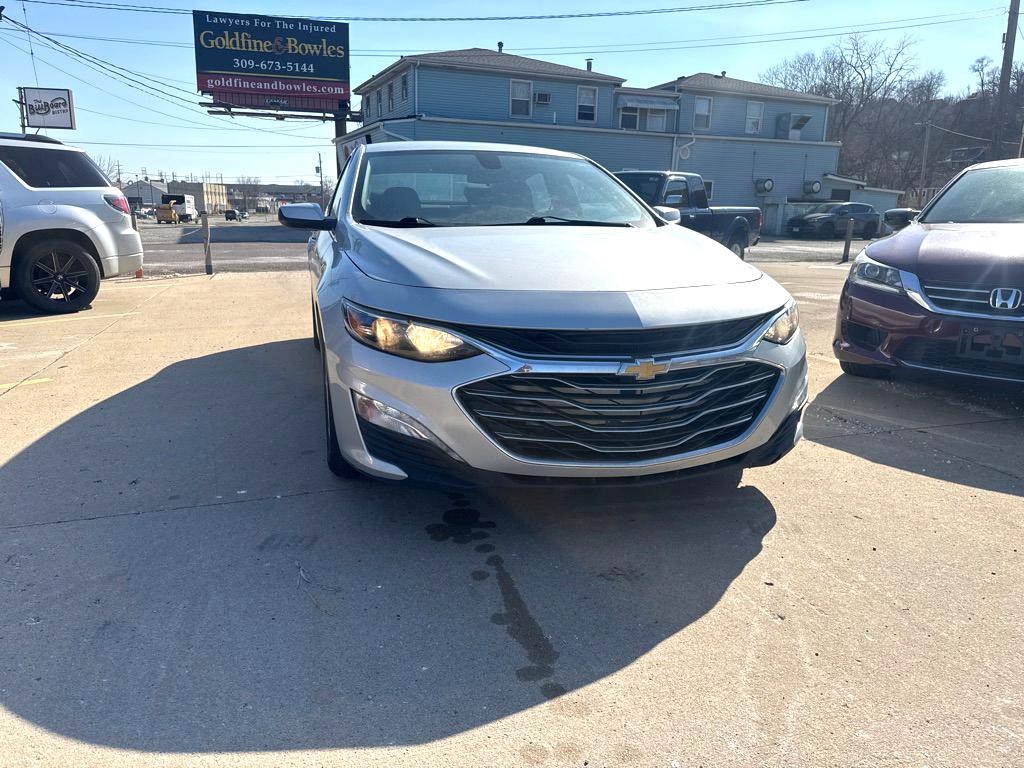 2022 Chevrolet Malibu Image 2