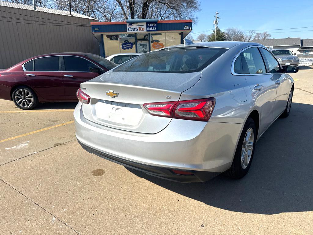 2022 Chevrolet Malibu Image 3