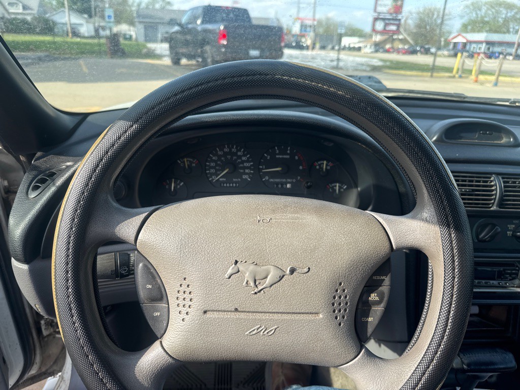 1994 Ford Mustang Image 7
