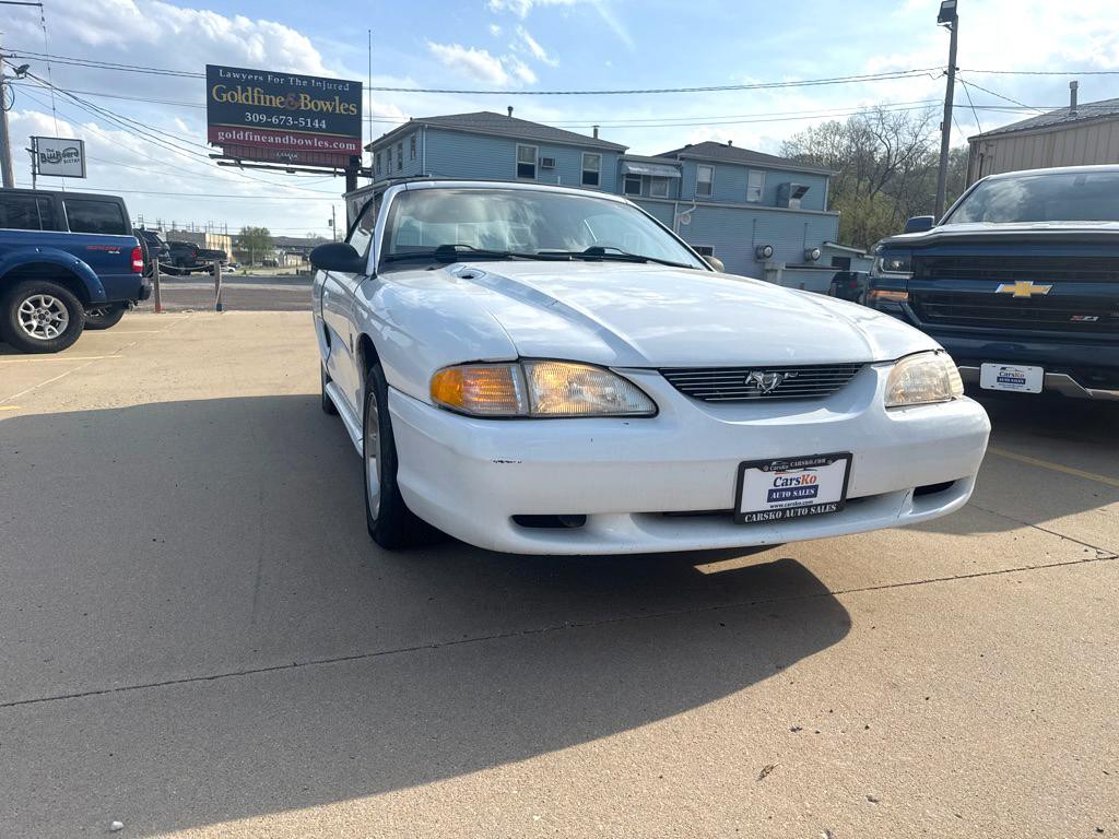 1994 Ford Mustang Image 2