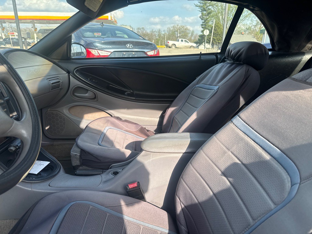 1994 Ford Mustang Image 9