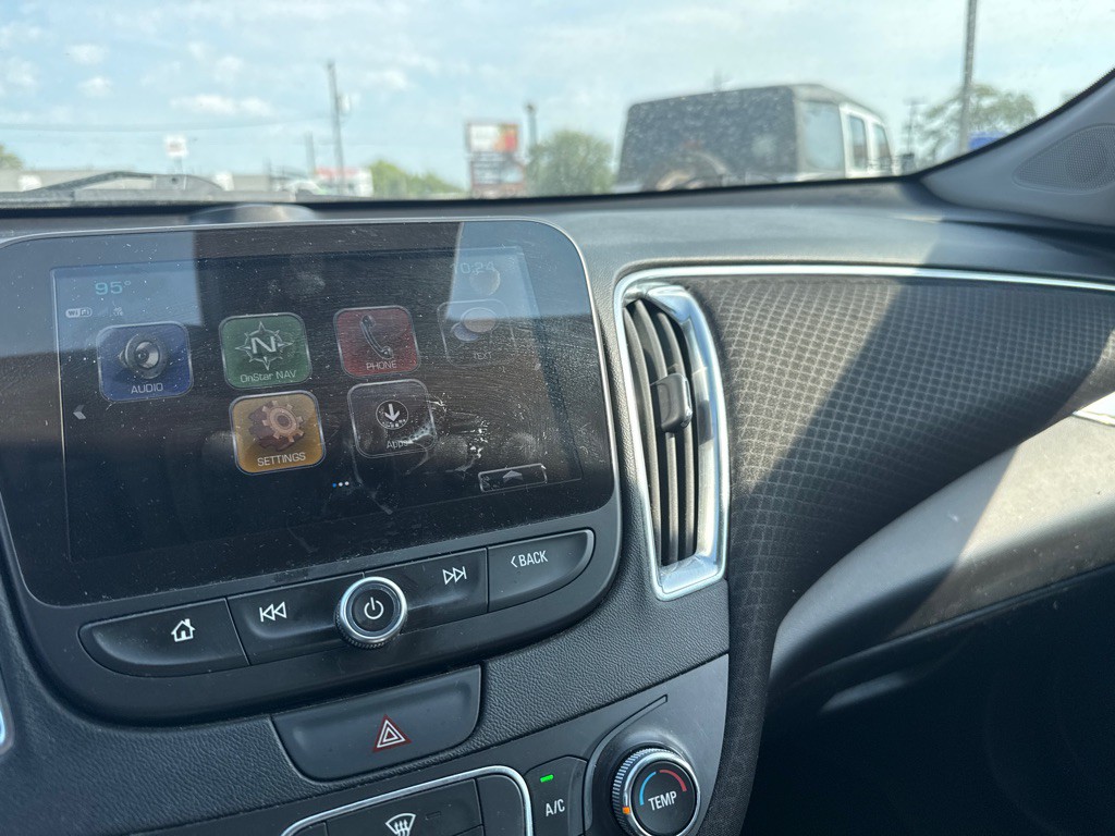 2018 Chevrolet Malibu Image 6