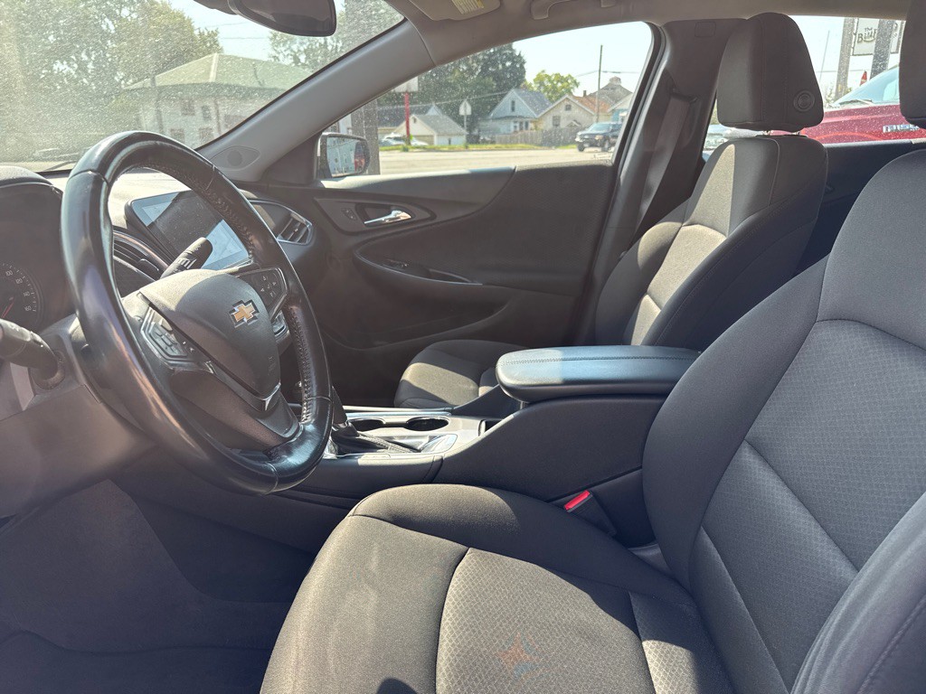 2018 Chevrolet Malibu Image 8
