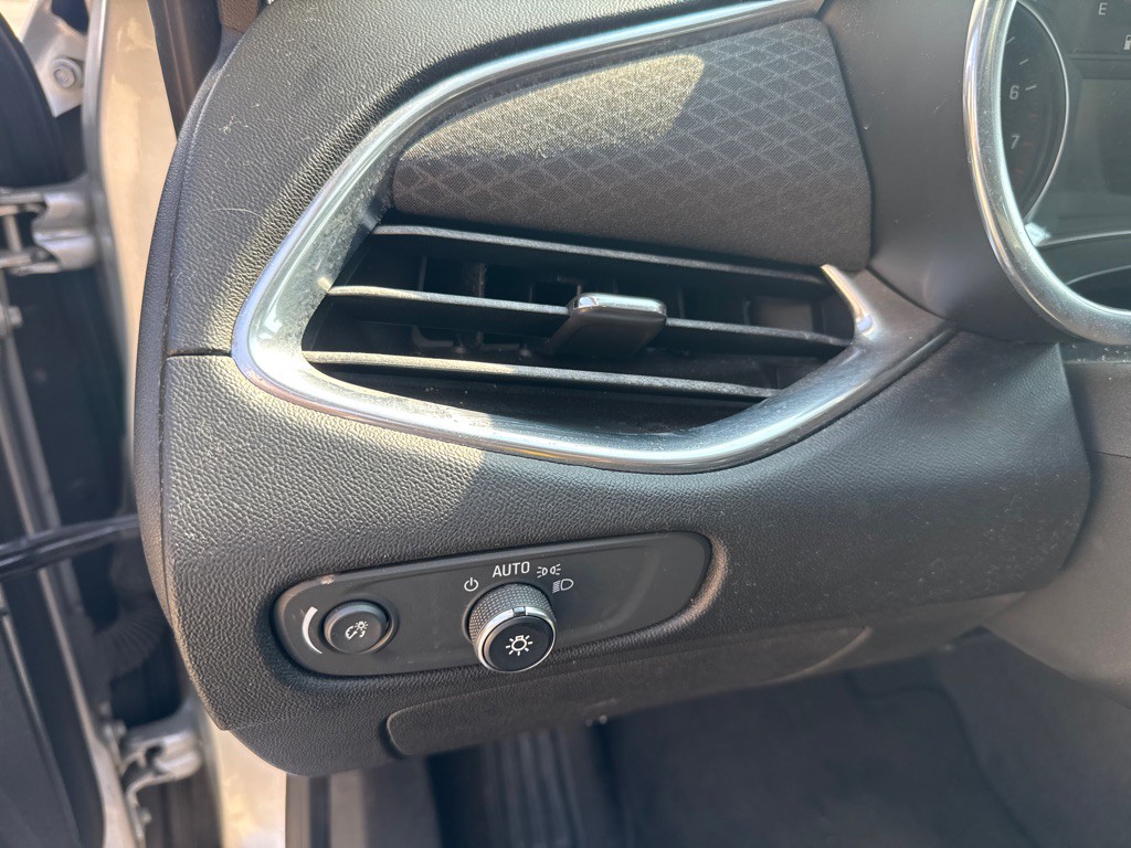 2018 Chevrolet Malibu Image 12