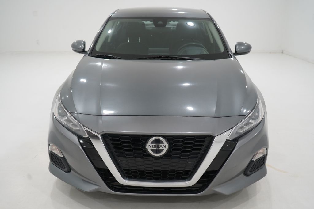 2021 Nissan Altima Image 3