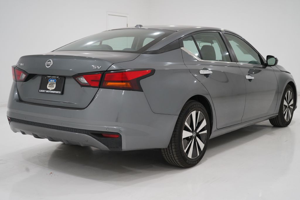 2021 Nissan Altima Image 7
