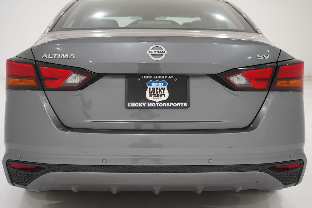 2021 Nissan Altima Image 12