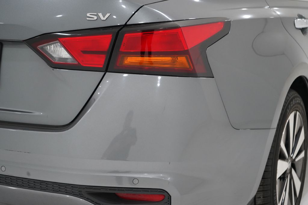 2021 Nissan Altima Image 13