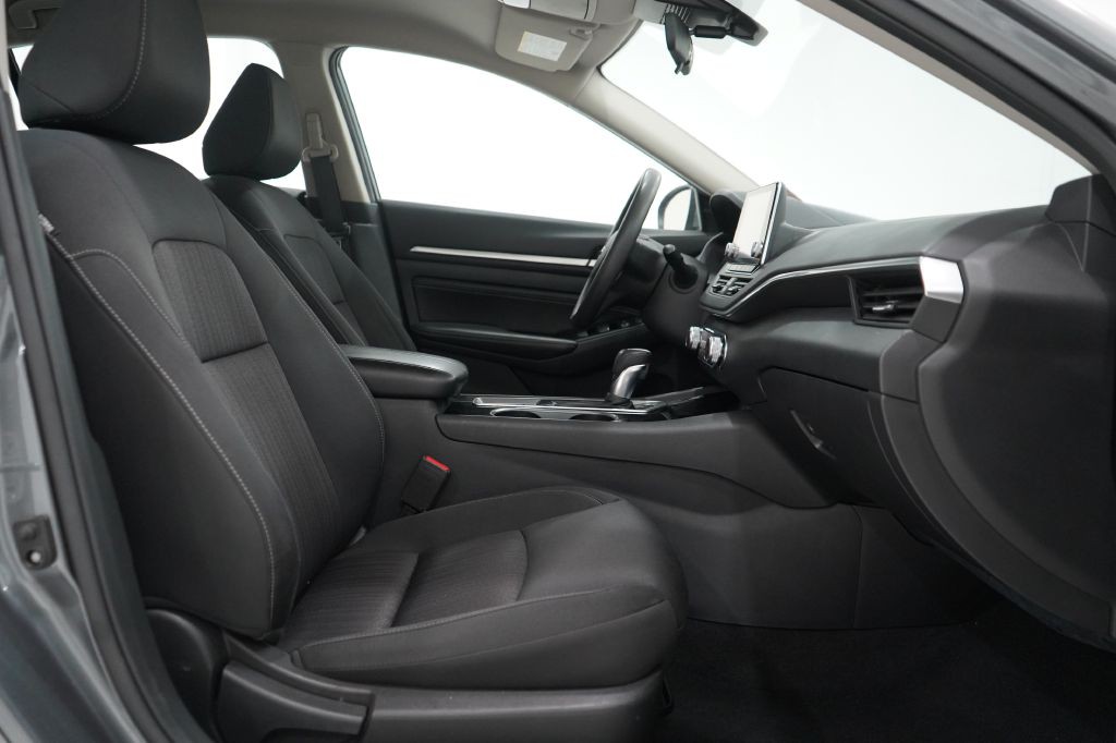 2021 Nissan Altima Image 20