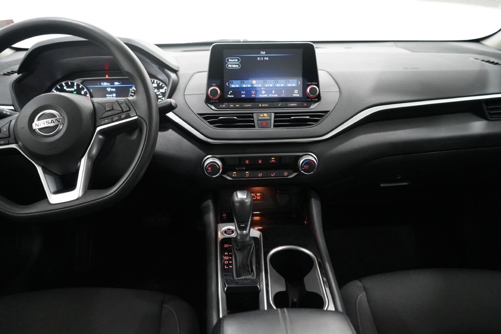 2021 Nissan Altima Image 23
