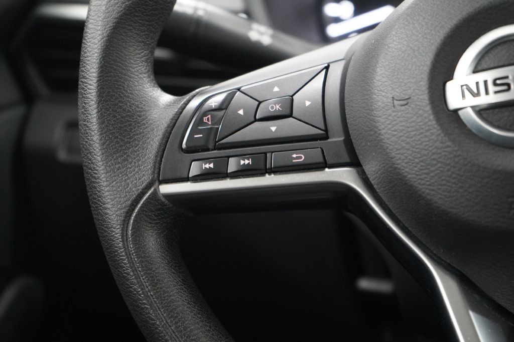 2021 Nissan Altima Image 25