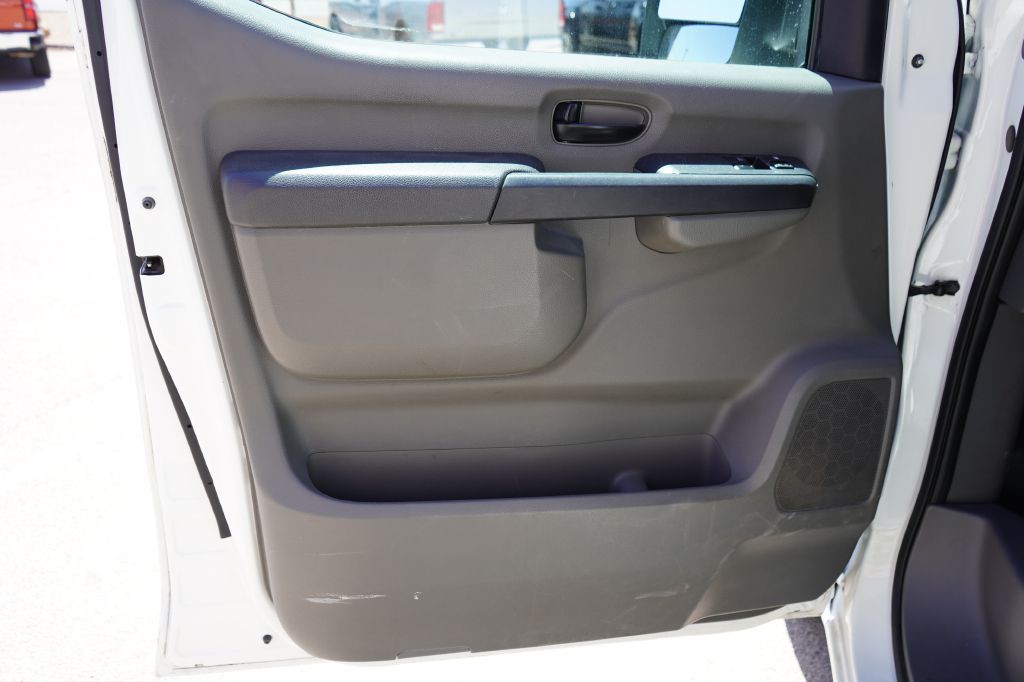 2021 Nissan NV Image 15