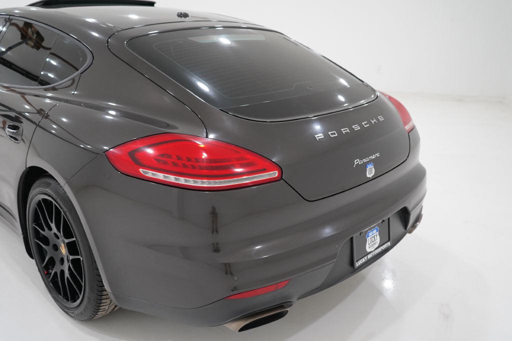 2015 Porsche Panamera Image 5