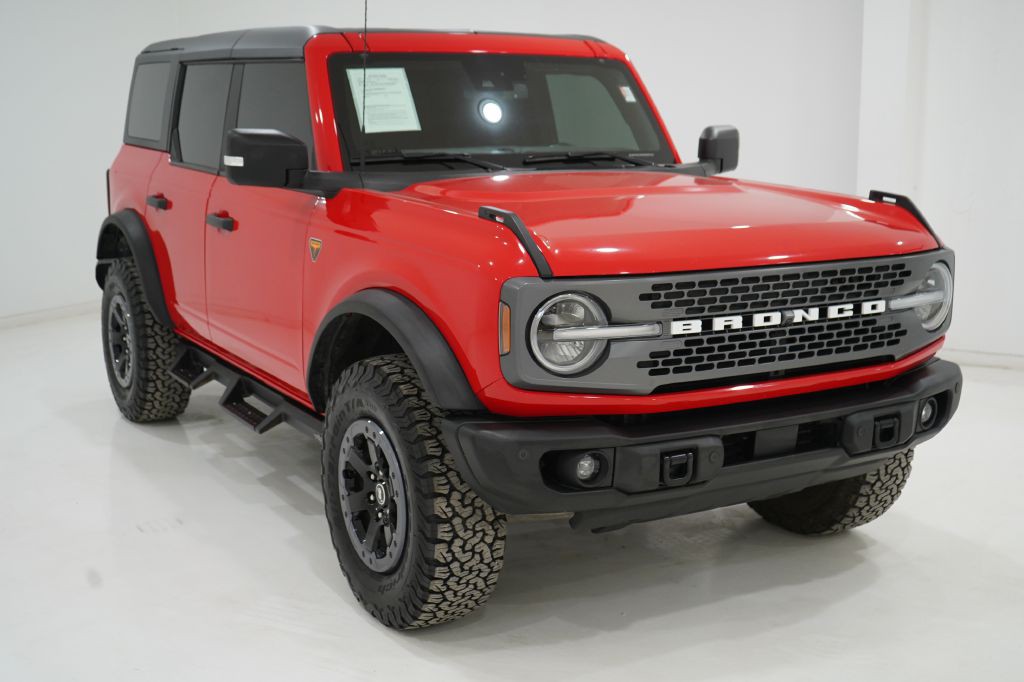 2022 Ford Bronco Image 2
