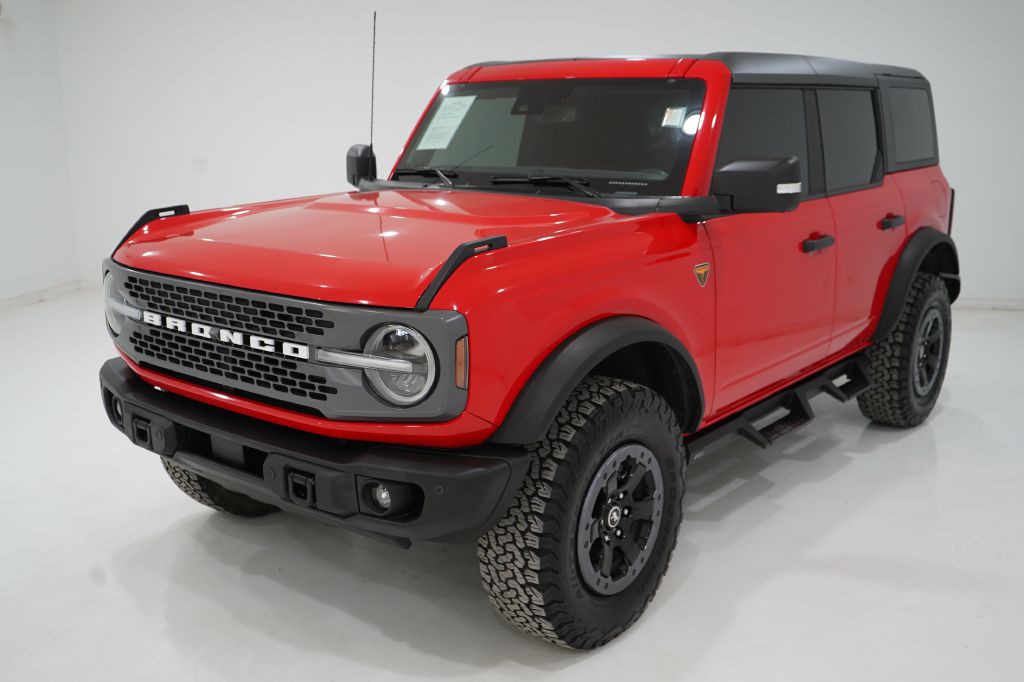 2022 Ford Bronco Image 4