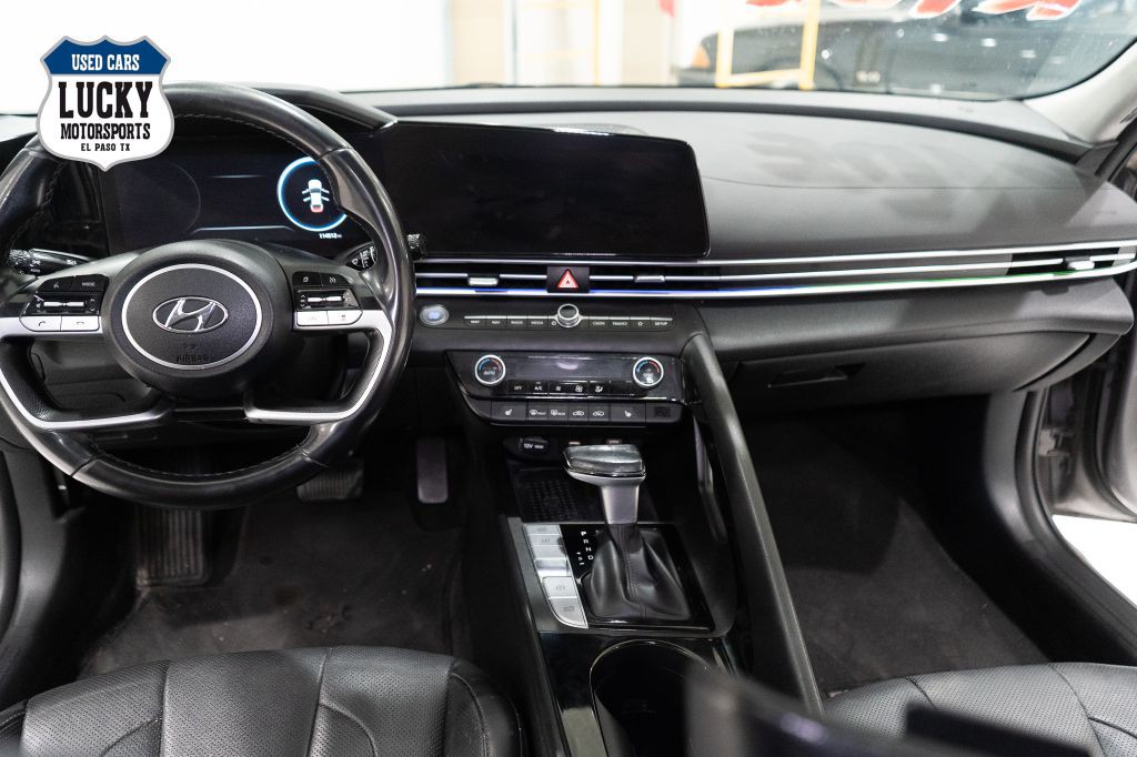 2022 Hyundai Elantra Image 18