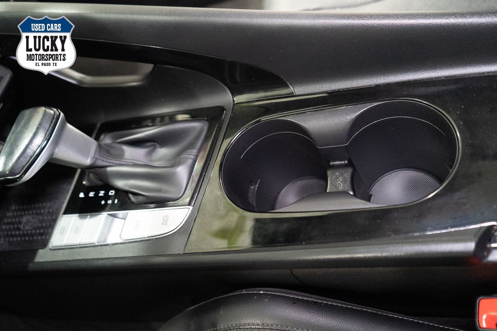 2022 Hyundai Elantra Image 23