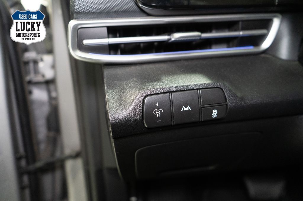 2022 Hyundai Elantra Image 26