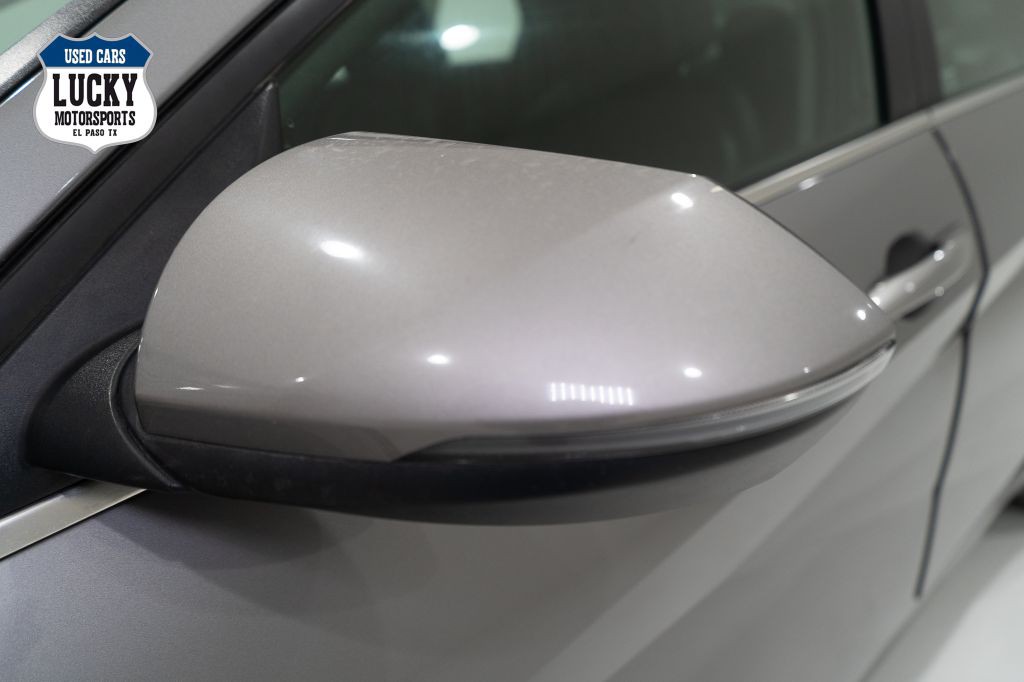 2022 Hyundai Elantra Image 37