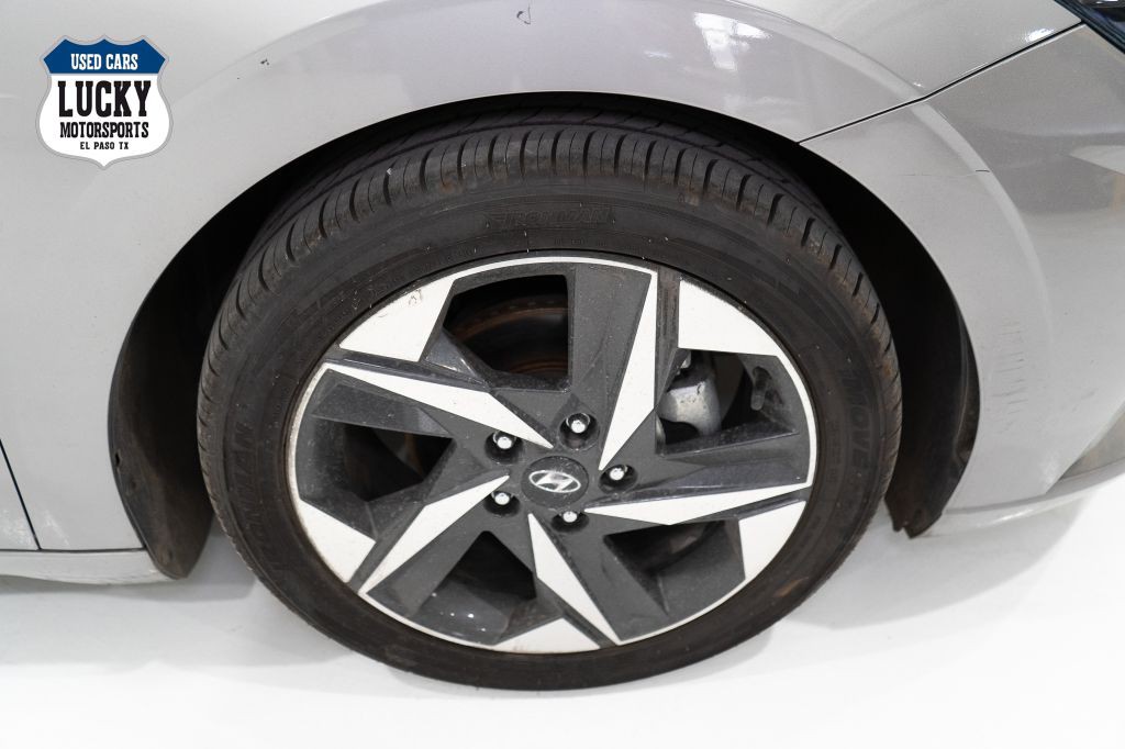 2022 Hyundai Elantra Image 41