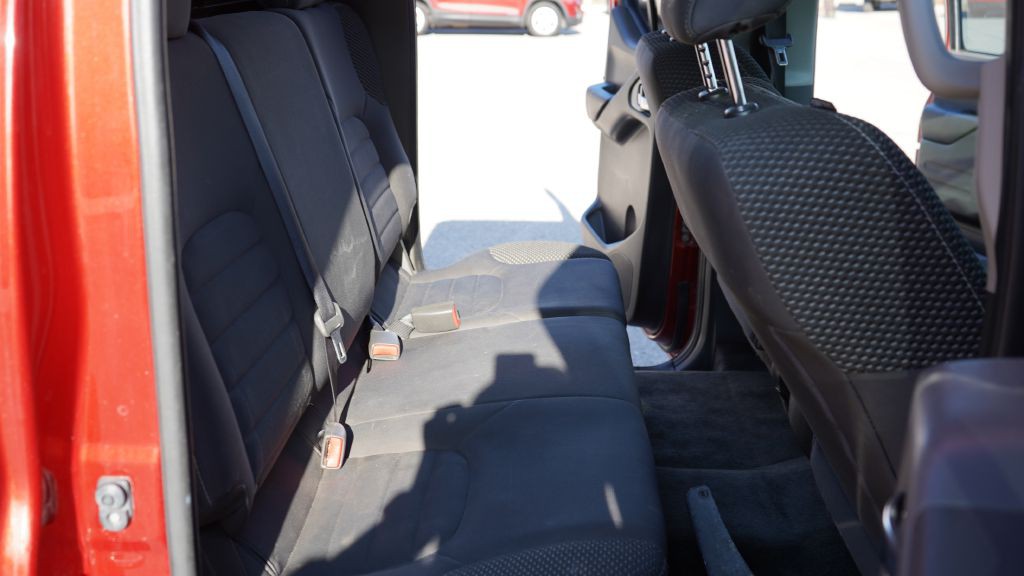 2018 Nissan Frontier Image 21