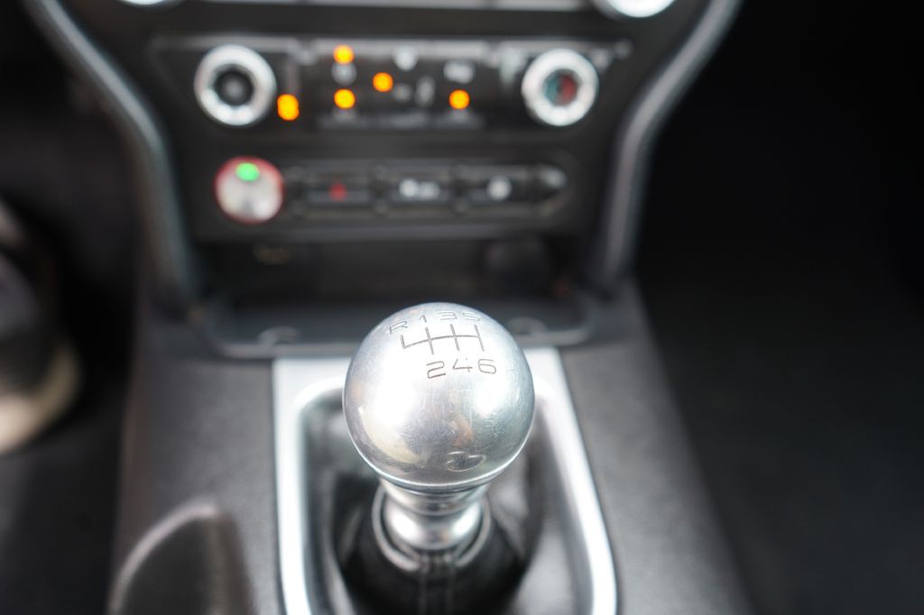 2019 Ford Mustang Image 11