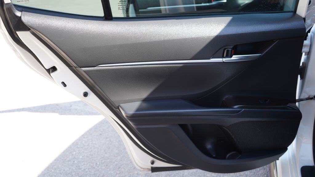 2021 Toyota Camry Image 17