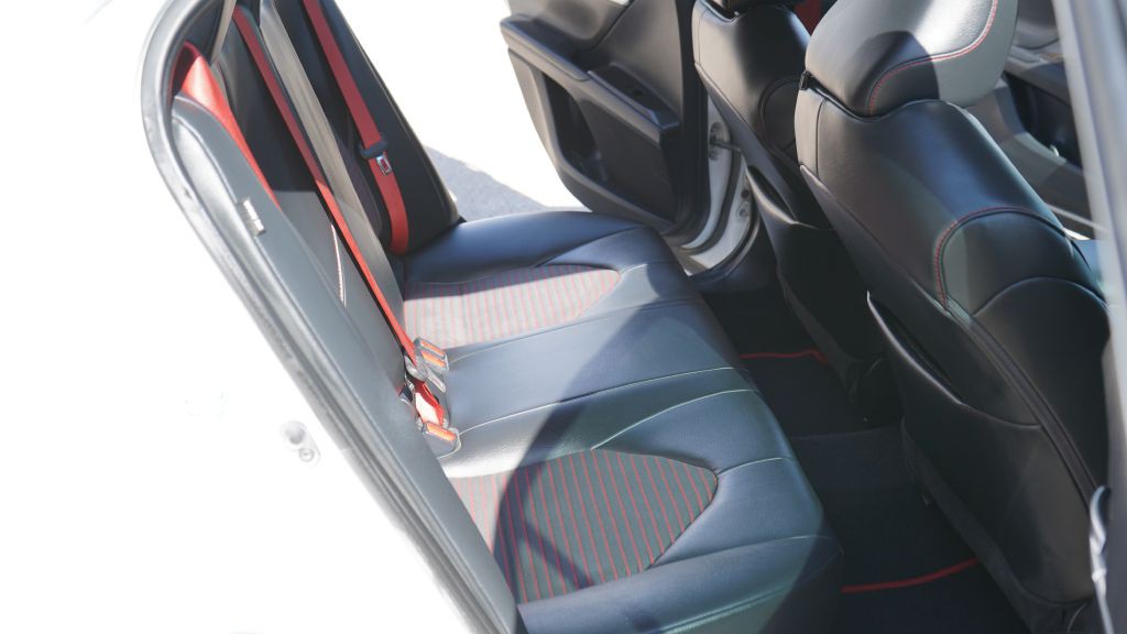 2021 Toyota Camry Image 21
