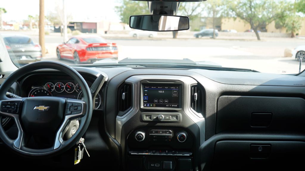 2022 Chevrolet Silverado 1500 Image 17