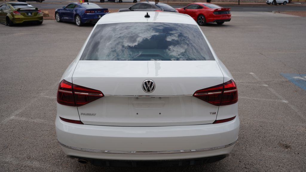 2017 Volkswagen Passat Image 6
