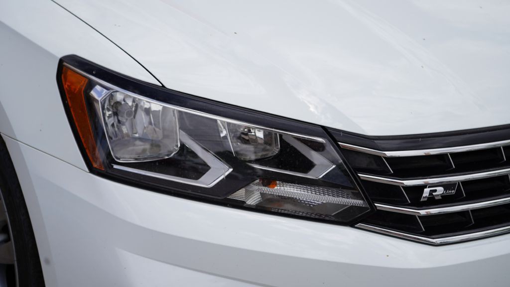 2017 Volkswagen Passat Image 8