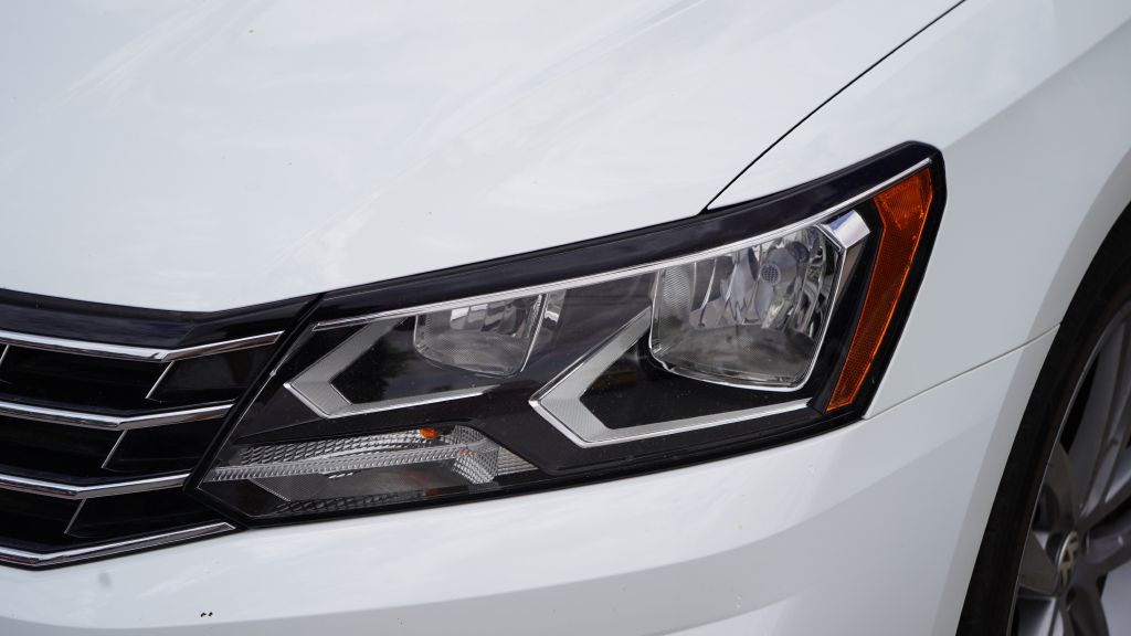 2017 Volkswagen Passat Image 10