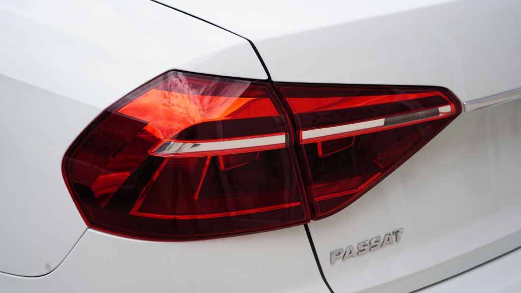 2017 Volkswagen Passat Image 11