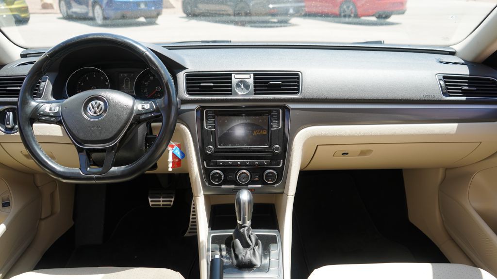 2017 Volkswagen Passat Image 25