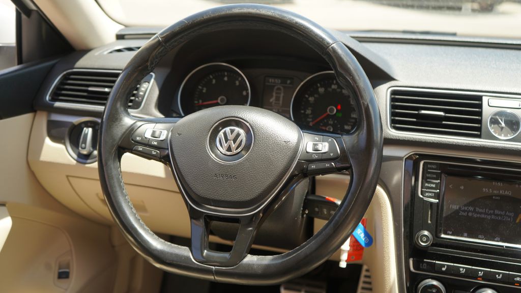 2017 Volkswagen Passat Image 26